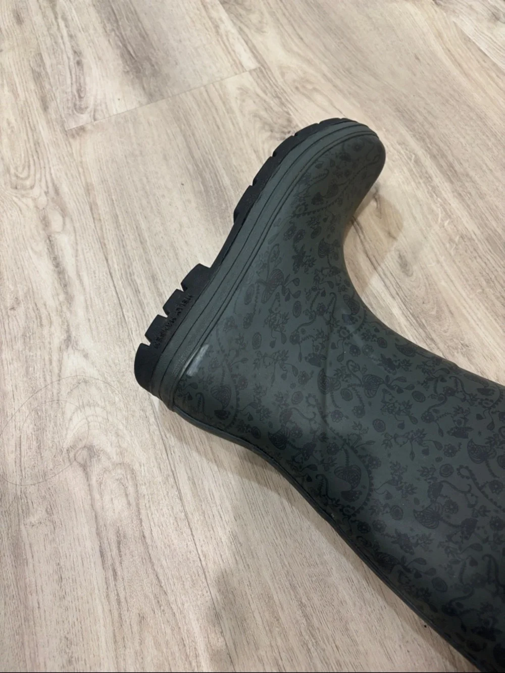 Helly Hansen Classic Women's Black and green Floral Rain Boots size 9